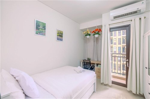 Foto 4 - Minimalist And Cozy Studio (No Kitchen) Transpark Cibubur Apartment