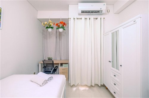 Photo 10 - Minimalist And Cozy Studio (No Kitchen) Transpark Cibubur Apartment