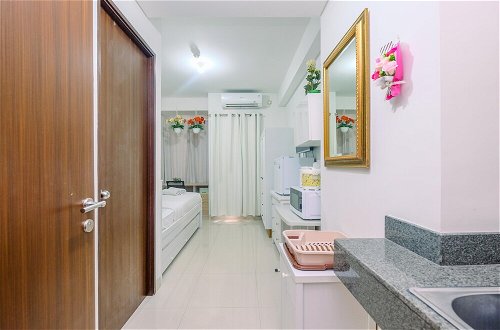 Photo 12 - Minimalist And Cozy Studio (No Kitchen) Transpark Cibubur Apartment