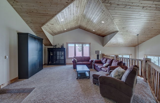 Holy Terror Chalet at Terry Peak - Photo 14