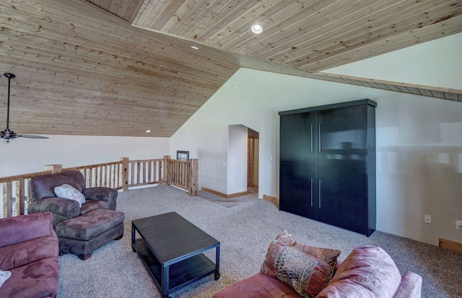 Holy Terror Chalet at Terry Peak - Photo 13