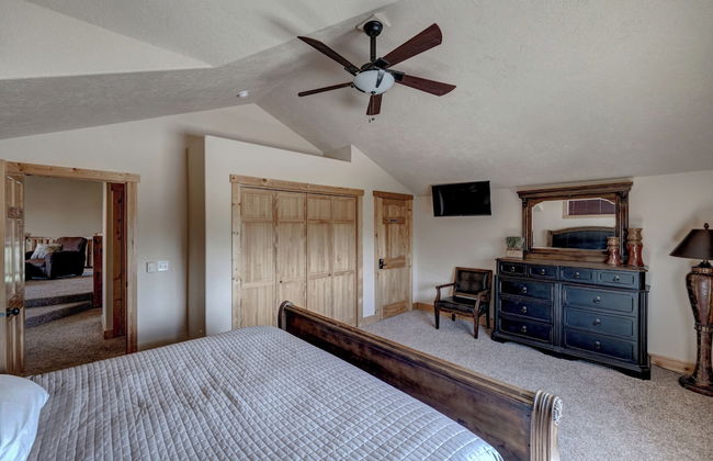 Holy Terror Chalet at Terry Peak - Photo 4