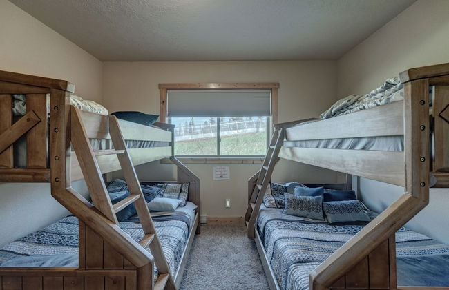 Holy Terror Chalet at Terry Peak - Photo 5