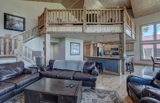 Holy Terror Chalet at Terry Peak - Photo 1