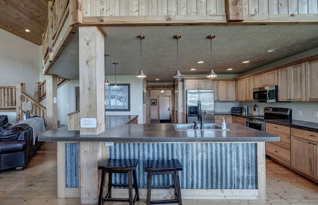 Holy Terror Chalet at Terry Peak - Photo 12