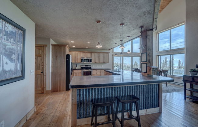 Holy Terror Chalet at Terry Peak - Photo 11