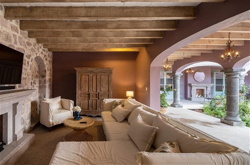 Foto 13 - Holt - Magnificent 6BR Villa in Malanquin