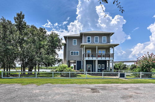 Photo 4 - Secluded Seabrook Waterfront Home w/ Patio