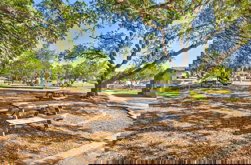 Foto 4 - Walk to Beach: Fort Walton Coastal Retreat
