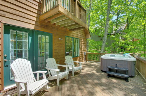 Foto 34 - Wintergreen Resort Retreat w/ Hot Tub