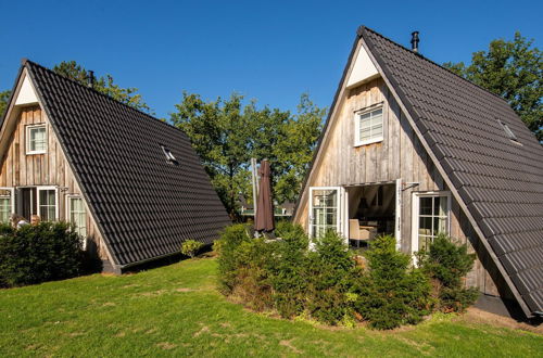 Photo 38 - Romantic Cottage With a sun Shower