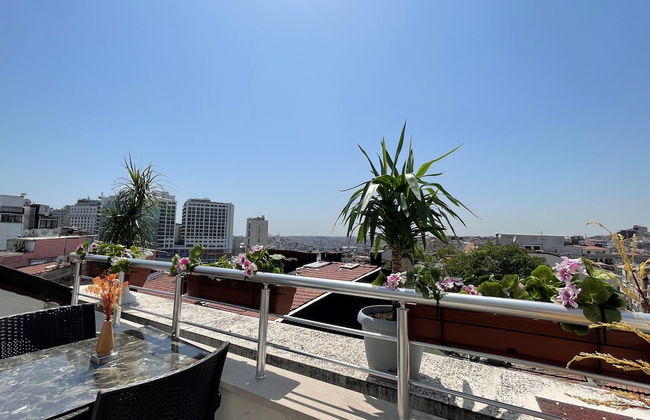 Elegance Suites - Photo 29