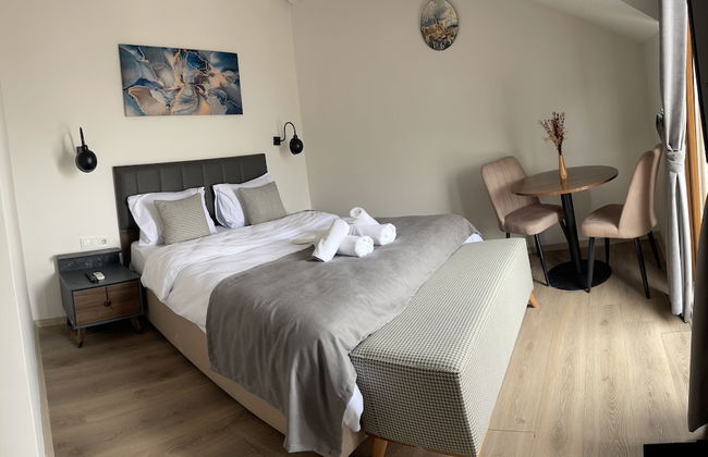 Elegance Suites - Photo 7