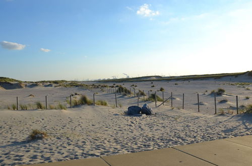 Photo 20 - Cozy Chalet With Veranda on the Beach