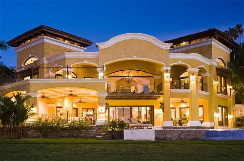 Foto 49 - Mediterranean-style Flamingo Mansion Offers the Ultimate in Beachfront Luxury