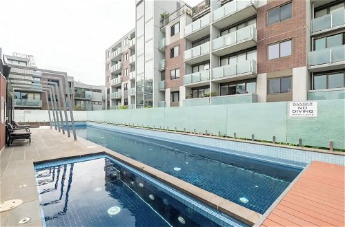 Photo 11 - Charming 1BR in Fitzroy w/ Parking, Pool, + Gym