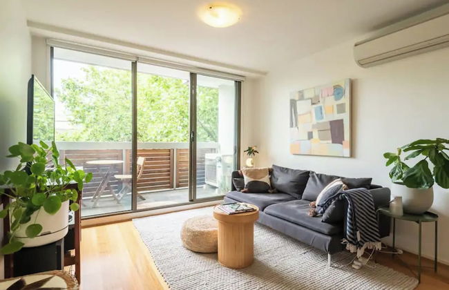 Charming 1BR in Fitzroy w/ Parking, Pool, + Gym! - Foto 8