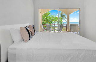 Foto 2 - Immaculate 3BD Beachfront Condo With Pool in Surfside