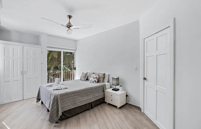 3-Bedroom, 2-Bath Beachfront Condo with Pool - Foto 7