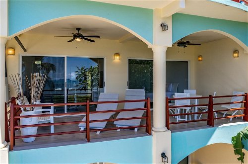 Photo 19 - Immaculate 3BD Beachfront Condo With Pool in Surfside