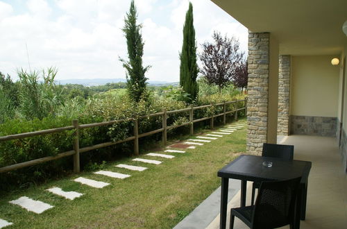 Foto 15 - Holiday Apartment With Shared Pool in Chianti