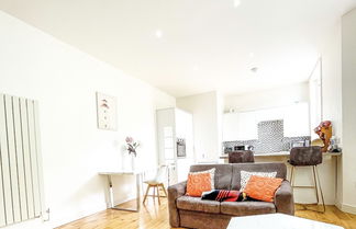 Photo 1 - Beautiful 2-bed Apartment in London