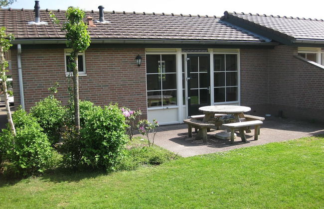 Semi-detached Bungalow with Dishwasher near Veluwe - Foto 1