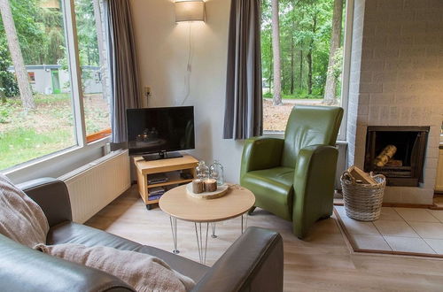 Photo 5 - Bungalow With a Tree House box bed on Veluwe