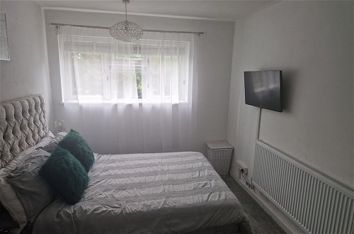 Photo 4 - Immaculate 1-bed Apartment in Woodford Green