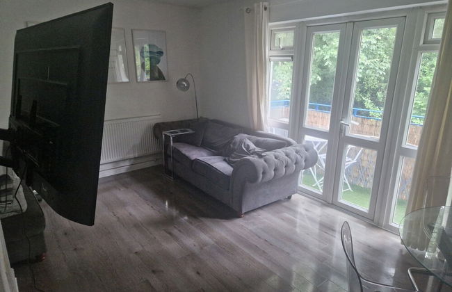 Immaculate 1-bed Apartment in Woodford Green - Foto 1