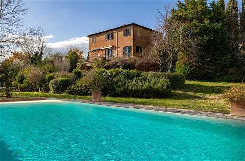 Foto 1 - Amazing Villa Near The Lake With Pool