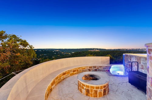 Photo 30 - Hillside Infinity Pool Retreat