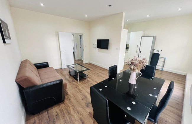 1-bed Apartment in Ealing - 2mins From Station - Foto 1