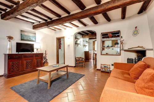 Photo 4 - Pinti 46 in Firenze With 1 Bedrooms and 1 Bathrooms