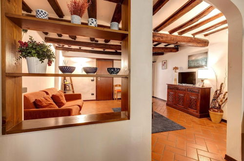 Photo 11 - Pinti 46 in Firenze With 1 Bedrooms and 1 Bathrooms