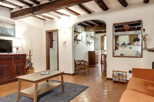 Photo 22 - Pinti 46 in Firenze With 1 Bedrooms and 1 Bathrooms