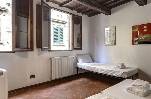 Photo 33 - Pinti 46 in Firenze With 1 Bedrooms and 1 Bathrooms