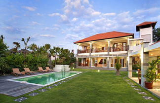 Foto 1 - Best Selling Family 5 Bedrooms Pool Villa in Canggu