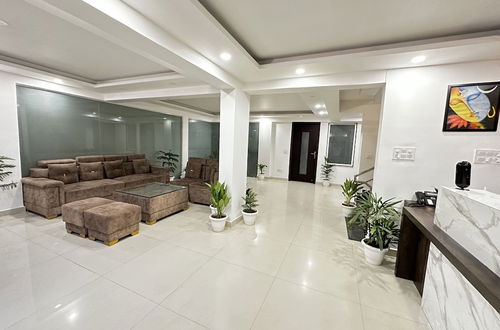 Foto 3 - The Paras Studios Serviced Apartments