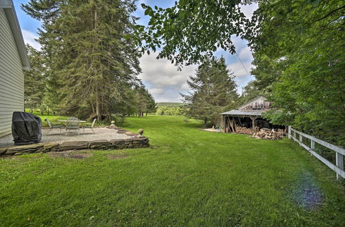 Foto 28 - Renovated Catskills Farmhouse w/ Game Room