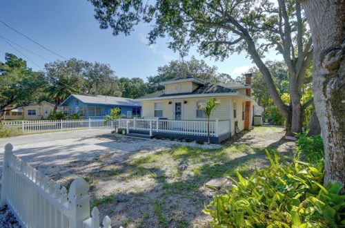 Foto 23 - Renovated Ozona Home w/ Views - Steps to Gulf