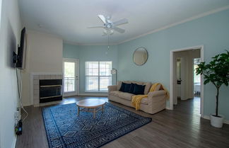 Photo 3 - Delightful Refurbished Apt Everything you Need