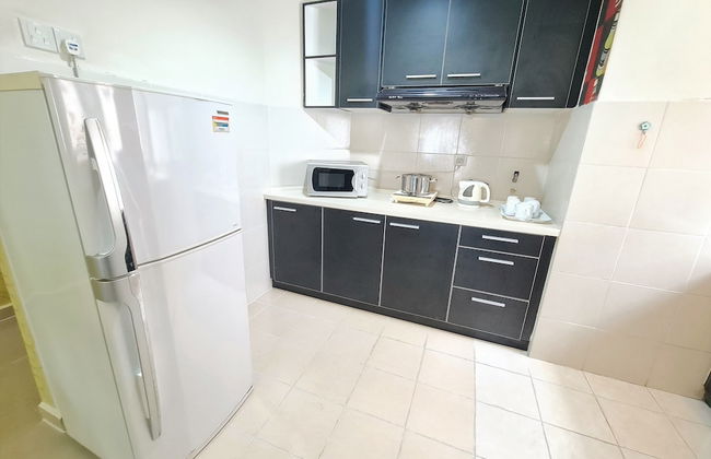 Duta Hotel & Residence by Sarahs Lodge - Photo 13