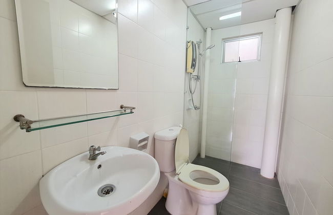 Duta Hotel & Residence by Sarahs Lodge - Photo 34