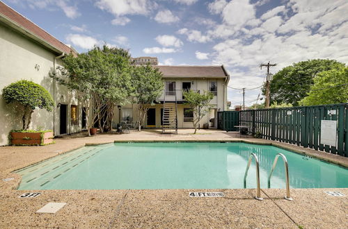 Photo 23 - Comfortable & Artsy Dallas Condo w/ Community Pool