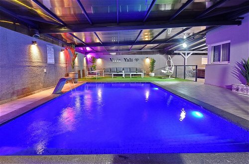 Foto 19 - Luxury Villa with heated pool in Zfat