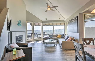 Photo 1 - Gorgeous Bend Condo w/ Community Hot Tub