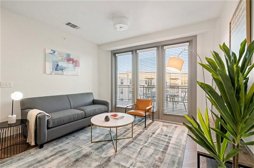 Photo 3 - Arlington Inspired 2BD 2BA Deluxe Apartment