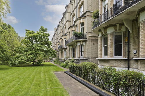 Photo 18 - Immaculate two Bedroom Apartment in Chelsea by Underthedoormat