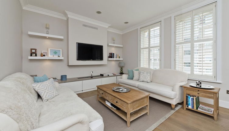 Photo 1 - Immaculate two Bedroom Apartment in Chelsea by Underthedoormat